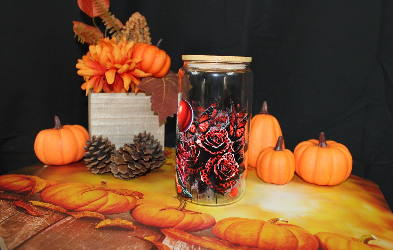 Verre en verre 16oz Pennywise Glam – Mug horreur avec couvercle bambou & paille réutilisable – Cadeau Halloween / Film d’horreur - Beauty Nini