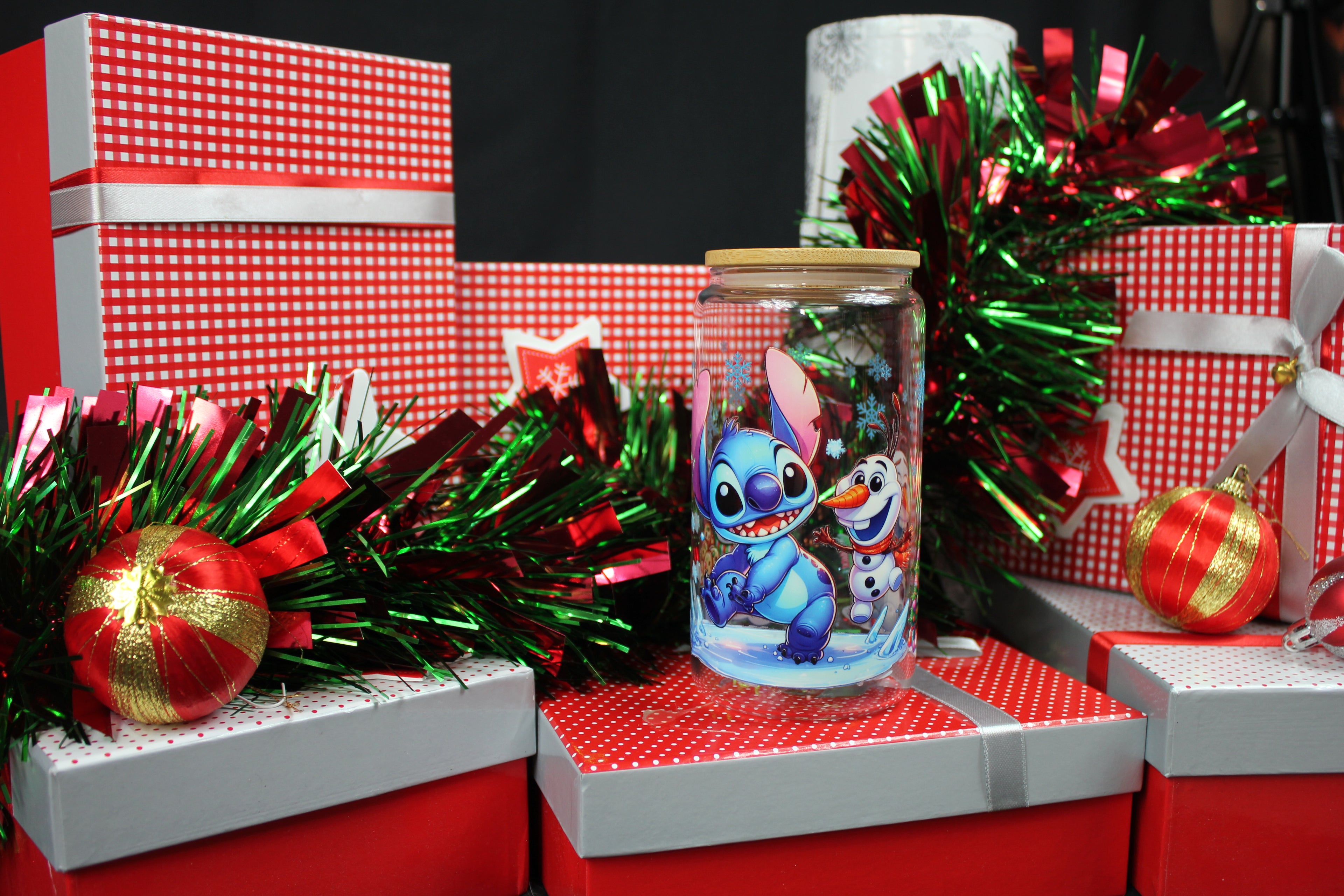 Verre réutilisable Stitch & Olaf ❄️ – Édition festive avec paille en verre et couvercle bambou - Beauty Nini